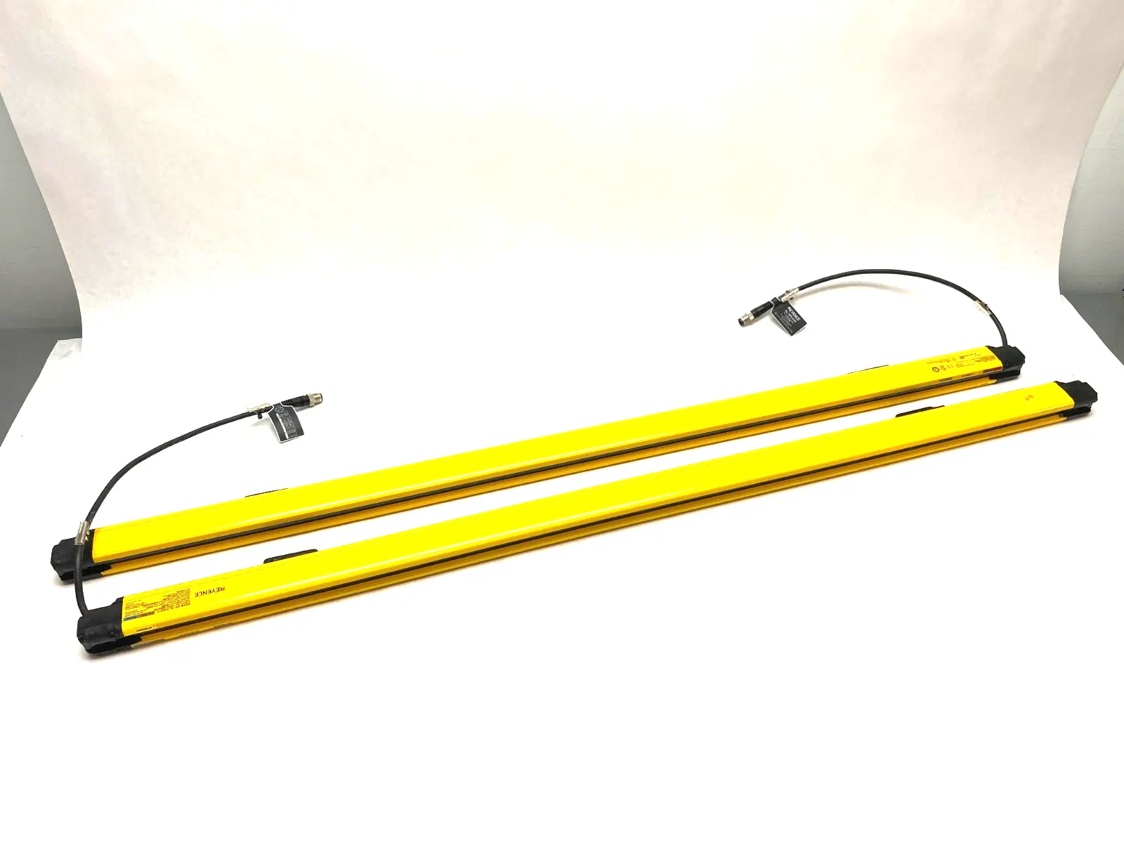 USED KEYENCE SAFETY LIGHT CURTAIN SET, FINGER PROTECTION TYPE, 103 OPT. AXES