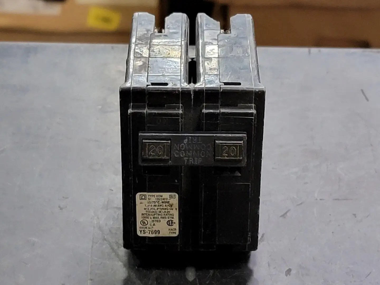 USED SQUARE D HOM220
