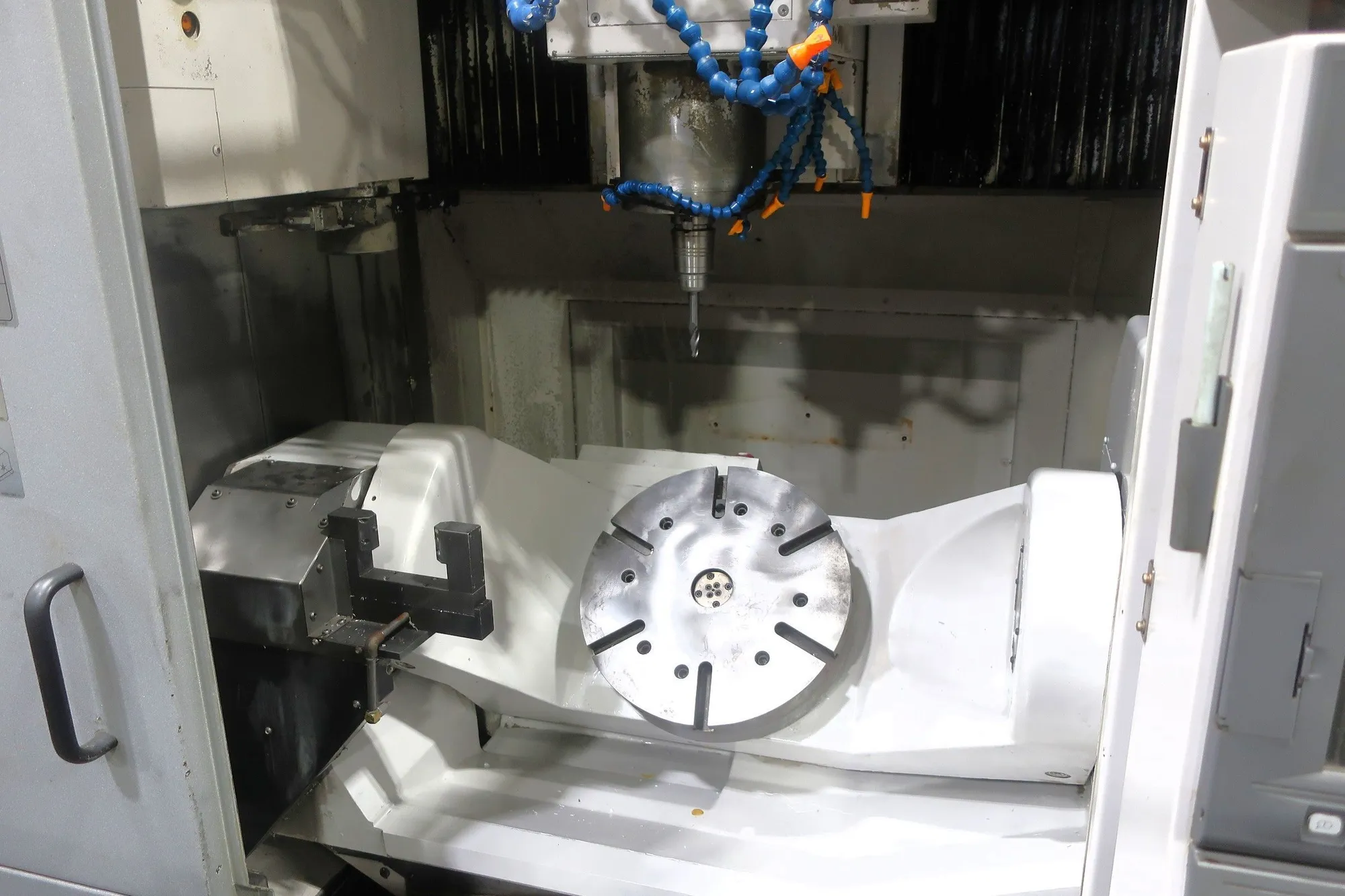 2007 OKUMA MU-400VA Vertical Machining Centers (5-Axis or More