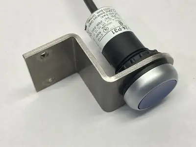 C22-DL-B-K10-24-P31 | Eaton  Compact 22.5mm Pushbutton Blue Male M8 4-Pin - Used