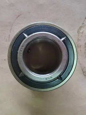 NEW NTN UC208D1