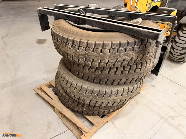 Used (8) WHEELED EXCAVATOR TIRES 10.00 R20 Wheels & Tires Michigan US | Miedema Asset Management Group #1320794