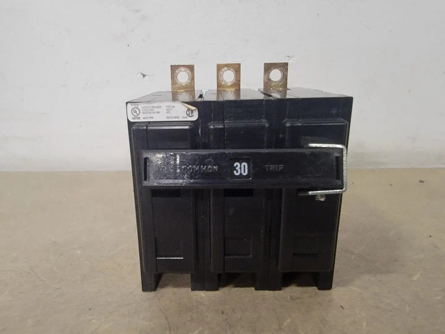 USED CUTLER-HAMMER BAB3030H