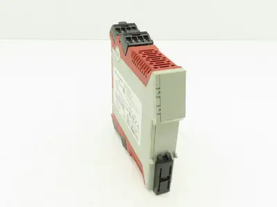 Allen Bradley 440R-S13R2 Guardmaster Multi-Function Safety Module Ser A 200