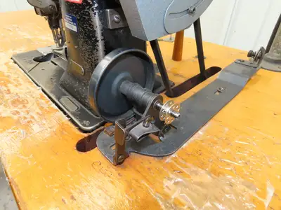 Singer 108W7 Industrial Sewing Walkling Foot Machine W/Vertical Shear 220VAC 3Ph