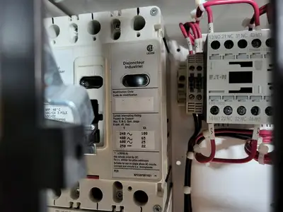 Used EATON SVX030A1-5A4N1 Switchgears British Columbia CA | Lenmark #240179