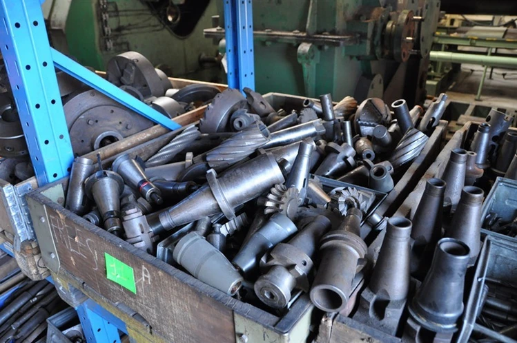 Used VARIOUS MILLING HEADS _UNKNOWN_ Parts | Apt International N.V #364742