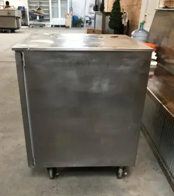 VICTORY UR-27-SST Under Counter Refrigerator w/Stainless Steel Top