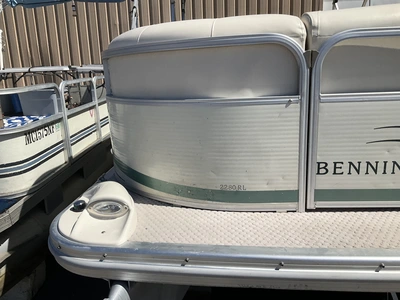 USED 2004 BENNINGTON 2280 RL