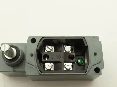 Allen Bradley 802T-ATP Oiltight Limit Switch Enclosure Lever Type Operator Head