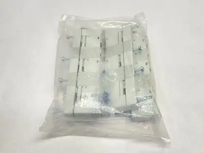 New | in-Stock Rittal Busbar Support PKG OF 4 Bus Bars & Plugs Michigan US | Maverick Industrial Sales #1393113