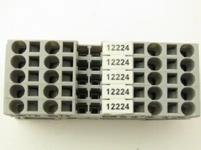 Eaton PT 2.5-4 Feed-Through Terminal Block Gray 4 Wire 600V 2.5mm² Lot of 148