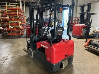 Used 2018 RAYMOND 4460C35S 3-Wheel Sit down Electric Counterbalance Forklifts Illinois US | Somerset Equipment Sales #1546150
