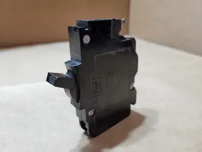Used FPE _UNKNOWN_ Circuit Breakers British Columbia CA | Lenmark #1489004