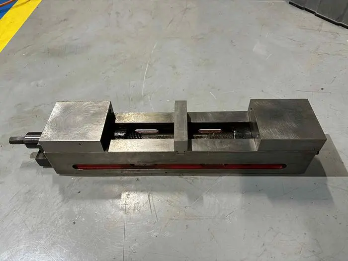 MACHINING CENTER VISE