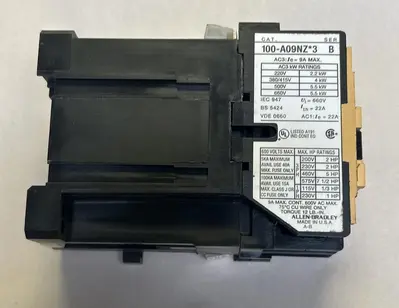 USED ALLEN-BRADLEY 100-A09NZ*3