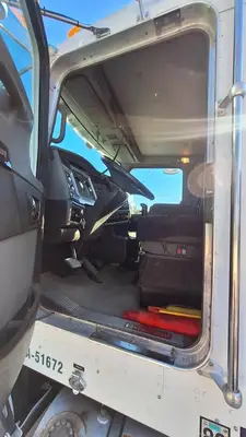 USED 2013 KENWORTH T800