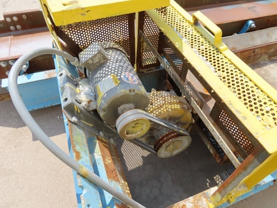 24" x 23' long Renold Vibrating Pan Conveyor