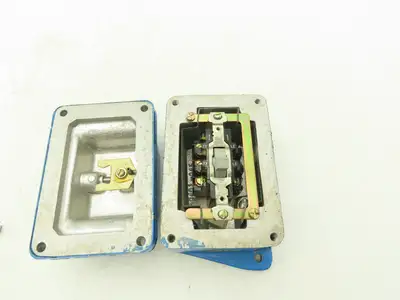 Square D 2510-KR-2H Manual Motor Start Switch Type 4 Watertight 10HP 600V 3PH