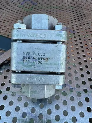 USED SVF -F. C. I. R86666ATSE BALL VALVE 1500 PSI W/ 1" THREADED FITTING
