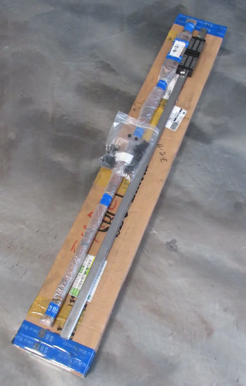 NEW SET OF SBC SBI-20B LINEAR RAILS 110924-00119A SBI 20CLSZZ2K1975B11 SBI20B
