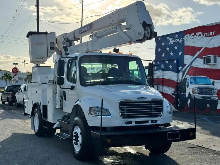 Used 2015 FREIGHTLINER M2 106 Tractors & Trailers Florida US | Truck and Van Outlet #1506283