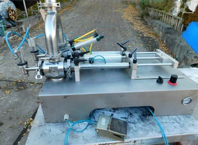 USED TWIN PISTON FILLER TWIN PISTON
