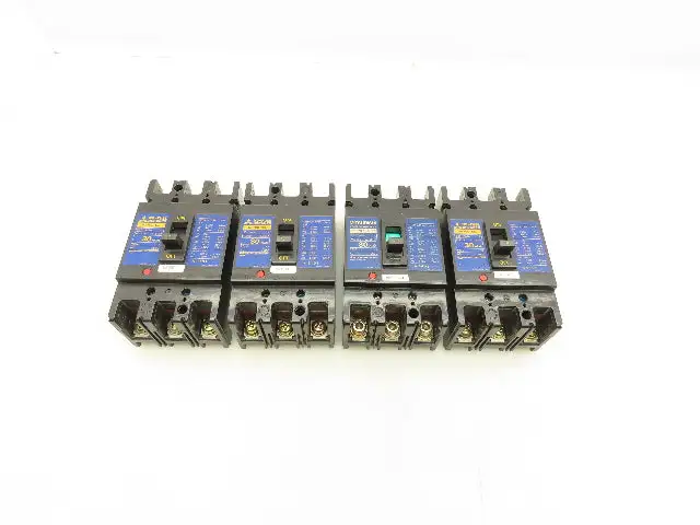 Mitsubishi NF100-SS No Fuse Circuit Breaker 30 Amp 3 Pole 660V Lot of 4