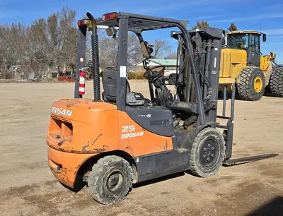 USED 2012 DOOSAN D25S-5