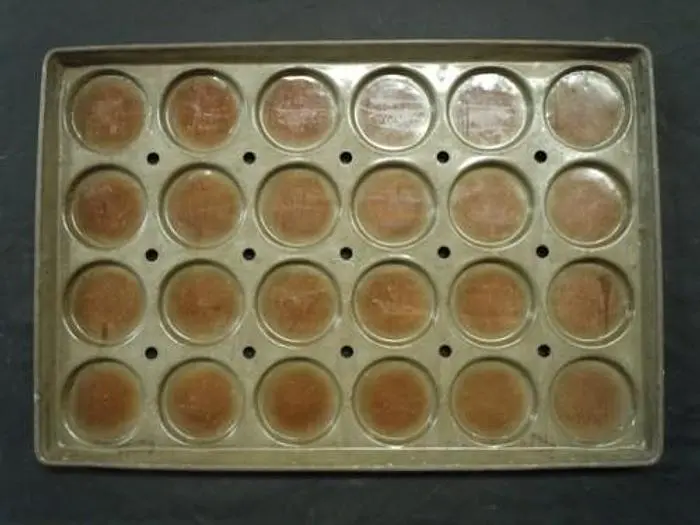 HAMBURGER BUN PAN 3-3/4"