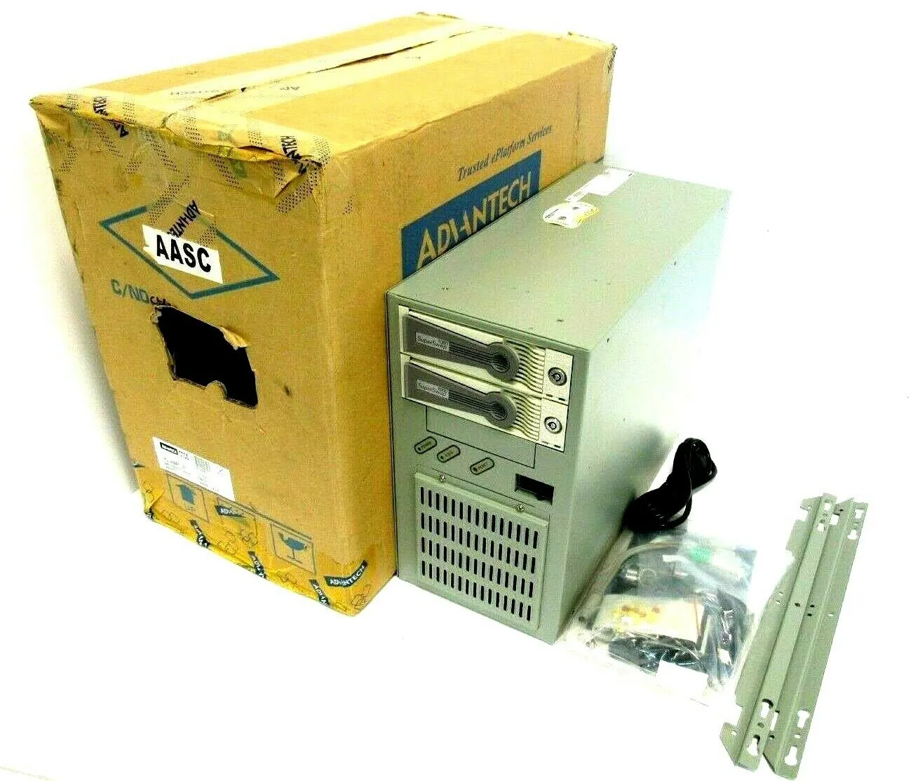 NEW ADVANTECH IPC-6608BP-30Z INDUSTRIAL PC 8 SLOT IPC6608BP30Z SUPER SWAP 1000