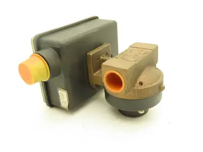 UFM WVS6GM-6-A3WR-PC5-4.5D Universal Flow Meter Type 4 Monitor 3/4" NPT 3 Wire