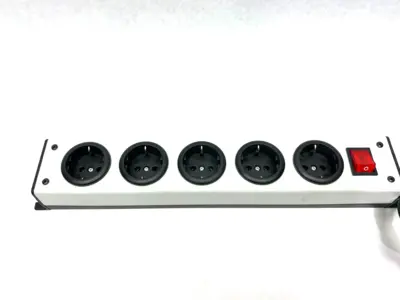 USED APSA 5-PORT POWER OUTLET STRIP 05000.0S05.09.020