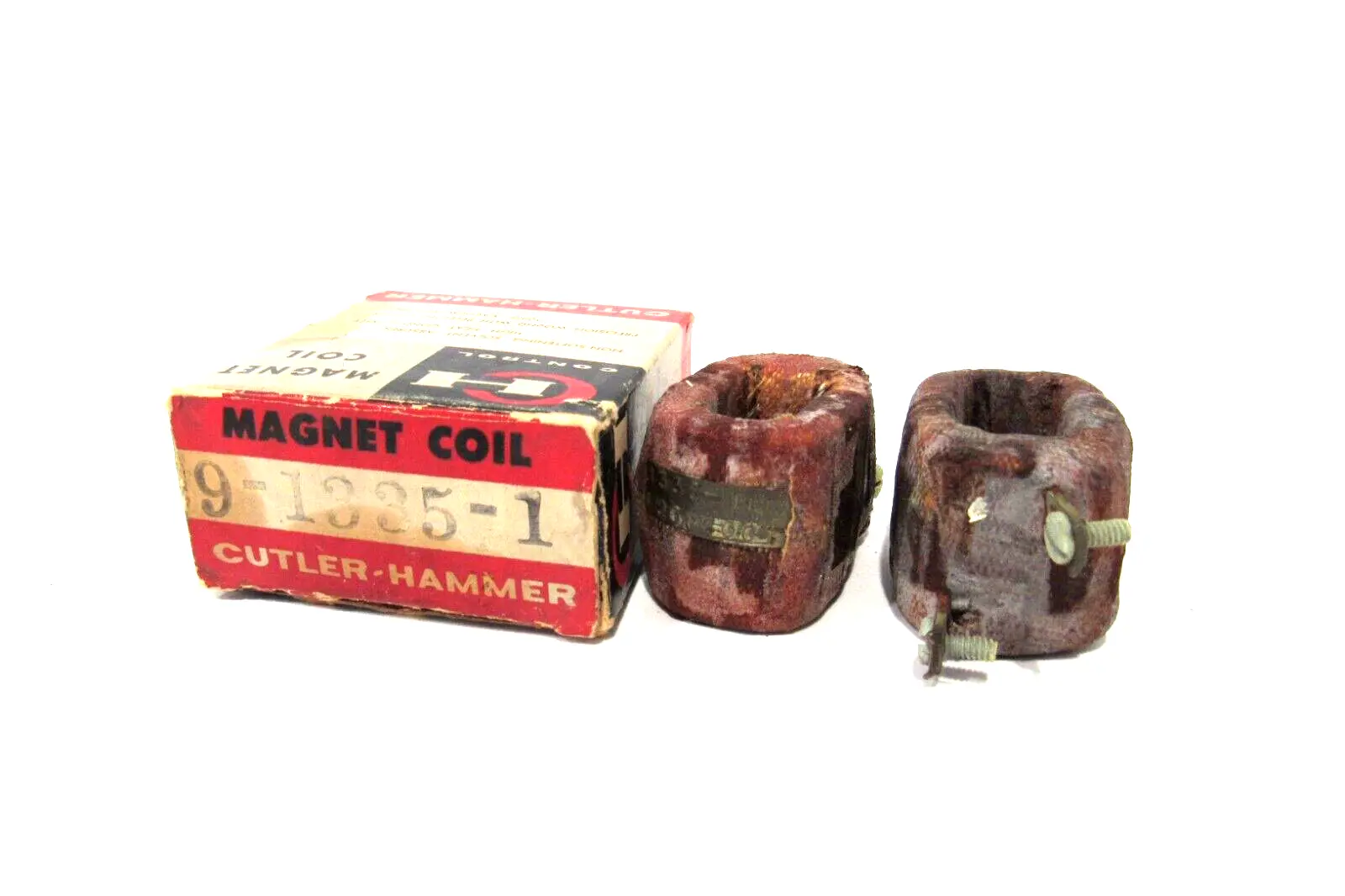 BOX OF 2 NEW CUTLER HAMMER 9-1335-1 COILS 913351
