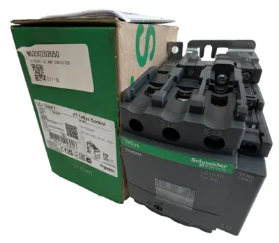 NEW SCHNEIDER ELECTRIC LC1 D40F7 CONTACTOR 40AMP LC1D40F7