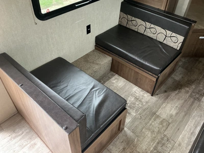 Used 2019 GULFSTREAM KINGSPORT 275FBG Campers, Caravans, Motorhomes Michigan US | Miedema Asset Management Group #1414688
