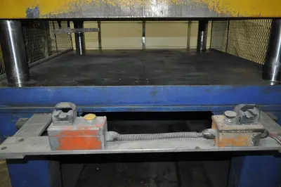 42.4 Ton 4 Post Neff Hydraulic Press