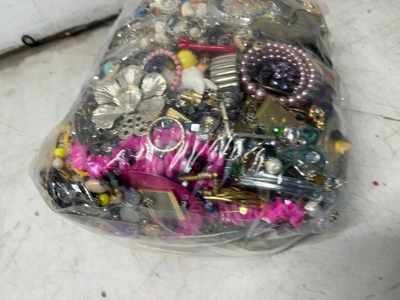 Used _UNKNOWN_ _UNKNOWN_ Jewelry & Gemstones Michigan US | Miedema Asset Management Group #1760468