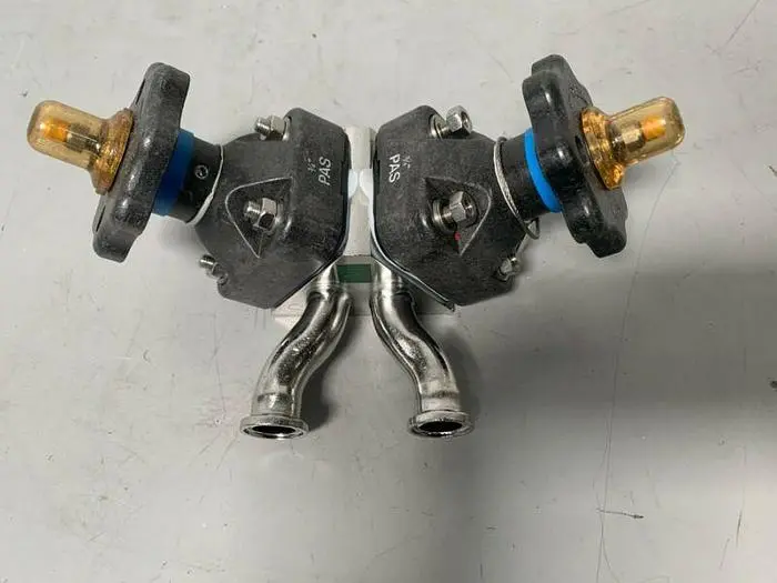 Used ITT PURE-FLO .75-316L-RA20MAX DIAPHRAGM VALVE, 2 VALVES W/ 3/4" SANITARY FITTING Valves/Fittings California US | Equipment Lab #485293