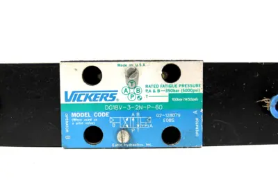 NEW VICKERS 02-128079 CONTROL VALVE DG18V-3-2N-P-60 02128079