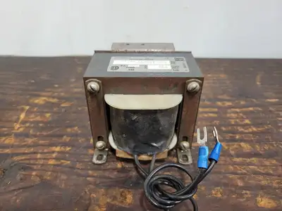 Used CUTLER-HAMMER 5699A85H33 Transformers British Columbia CA | Lenmark #265184