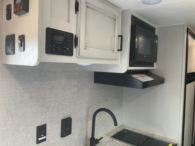 Used 2022 JAYCO JAY FLLIGHT Campers, Caravans, Motorhomes Michigan US | Miedema Asset Management Group #1321399