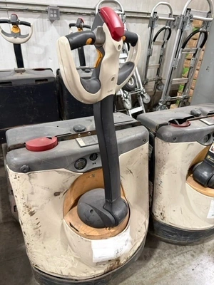 USED Crown WP3035-45 pallet jacks Qty 4 need batteries
