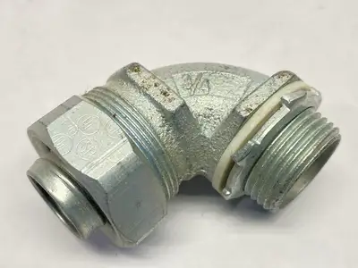USED APPLETON LIQUIDTIGHT CONNECTOR 90 DEGREE 3/4" LOT OF 2