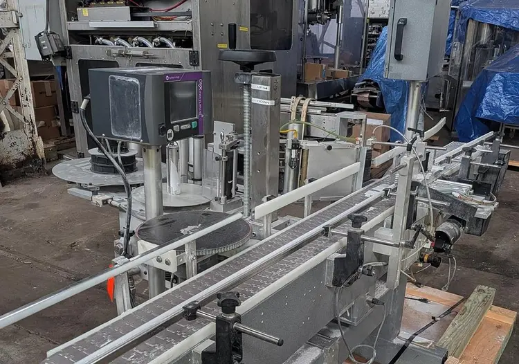 Used UNIVERSAL 320 WRAP LABELER FOR LARGER CONTAINERS 322 ROUND PRODUCTS LABELER Labelers Illinois US | Save on Equipment #1566499