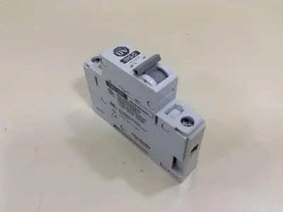USED ALLEN BRADLEY 1492-CB1/G040 SER C