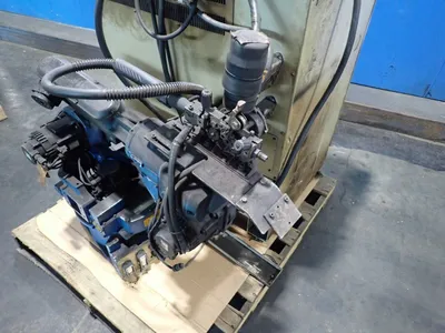 USED 2010 YASKAWA MOTOMAN MH6