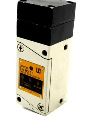 NEW OMRON E3N-R5E11 PHOTOELECTRIC SWITCH E3NR5E11