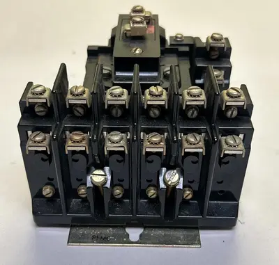 Used ALLEN-BRADLEY 700-BR800A1 Miscellaneous Equipment (Electrical & Power) Ohio US | Surplus Asset Holdings #1209214