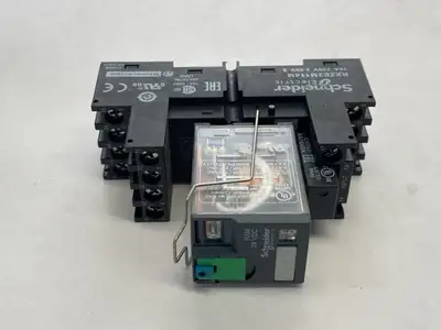 Used Schneider Electric RXM4AB2BD,RXZE2M114M,RXM040W Relays & Switches Michigan US | Maverick Industrial Sales #1401998